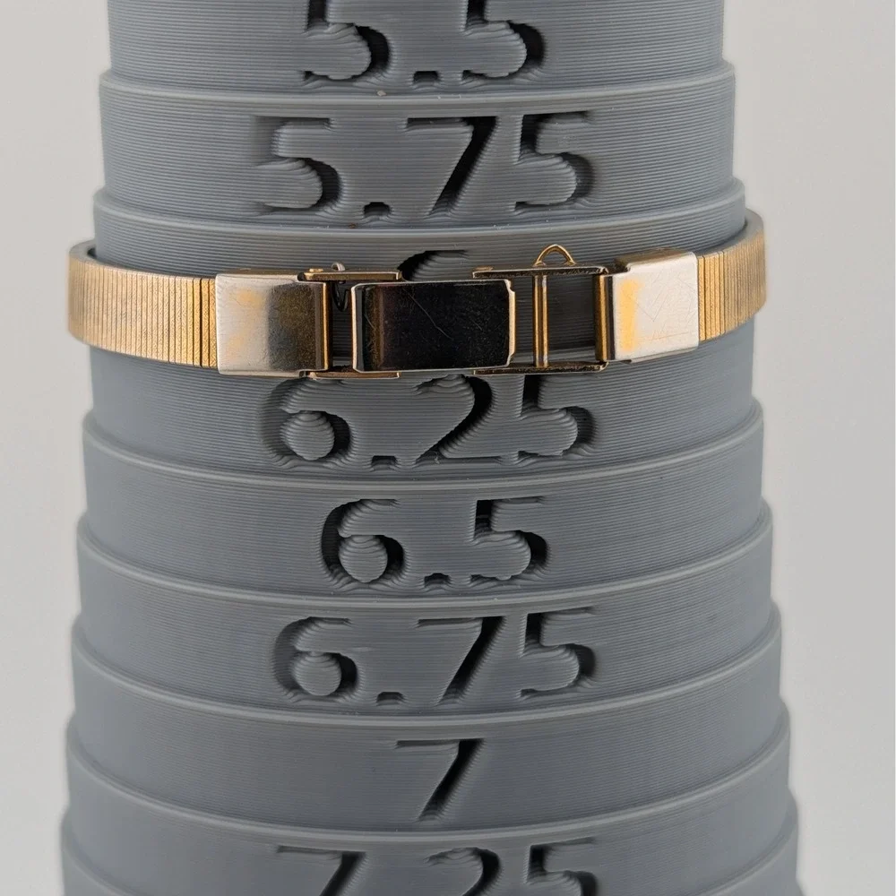 Vintage Citizen Seven 3220-941934 Gold Tone Quartz Watch Textured Bracelet - Picture 8 of 10
